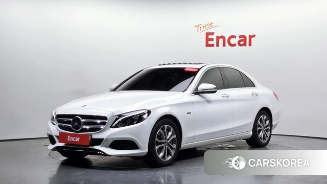 Mercedes-Benz C-Class W205 2018 Белый из Кореи
