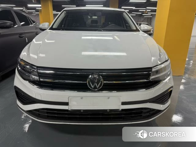 Volkswagen Bora 2023 Белый из Китая