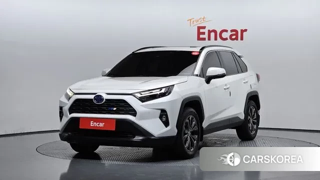 Toyota RAV4 5th Generation 2022 Белый из Кореи