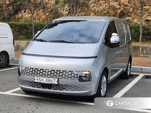 Hyundai Staria 2021 Серебряный из Кореи