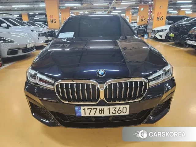 BMW 5 Series (G30) 2022 Черный из Кореи