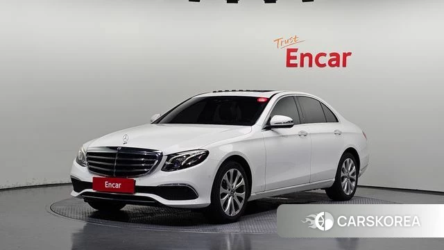 Mercedes-Benz E-Class W213 2018 Белый из Кореи