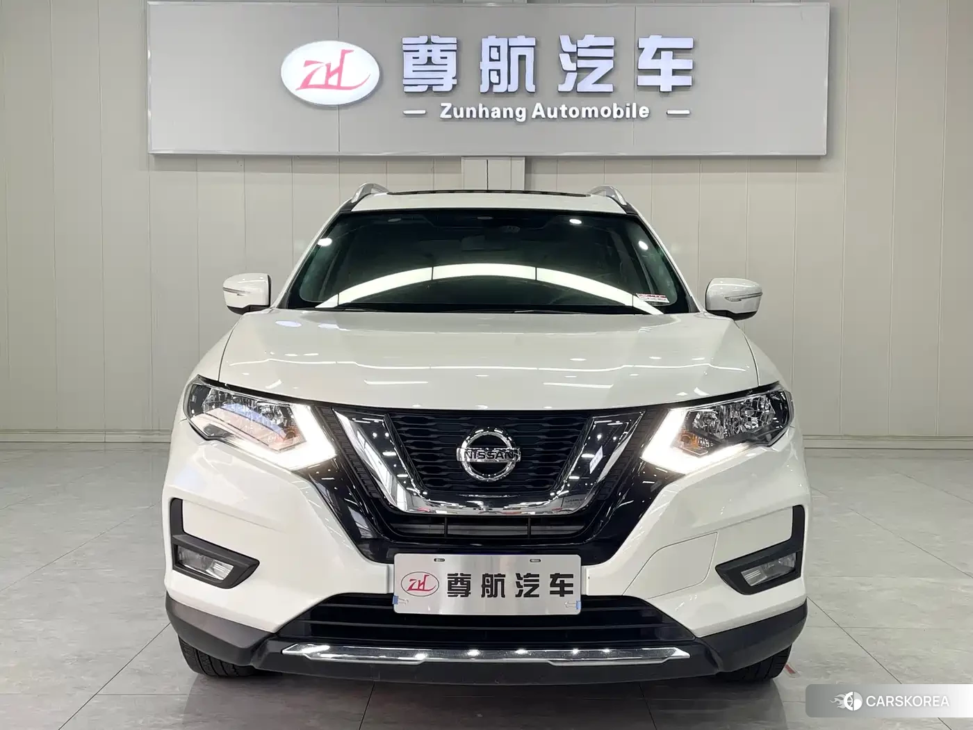 Nissan Qijun 2022 Белый из Китая