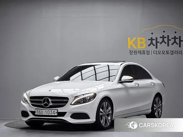 Mercedes-Benz C-Class W205 2018 Белый из Кореи