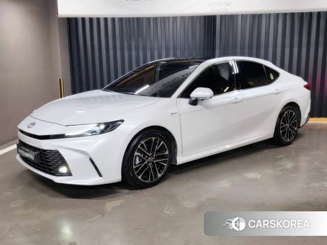 Toyota Camry (XV80) 2025 Белый из Кореи