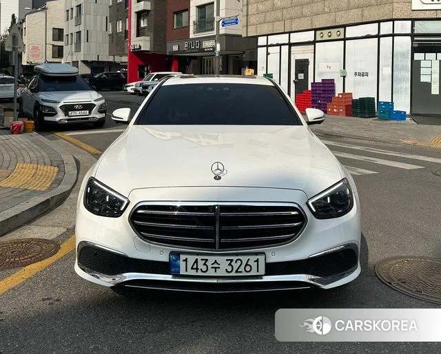 Mercedes-Benz E-Class W213 2023 Белый из Кореи
