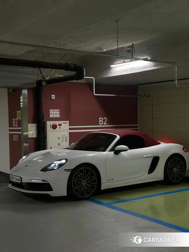 Porsche 718 Boxster 2018 Белый из Кореи