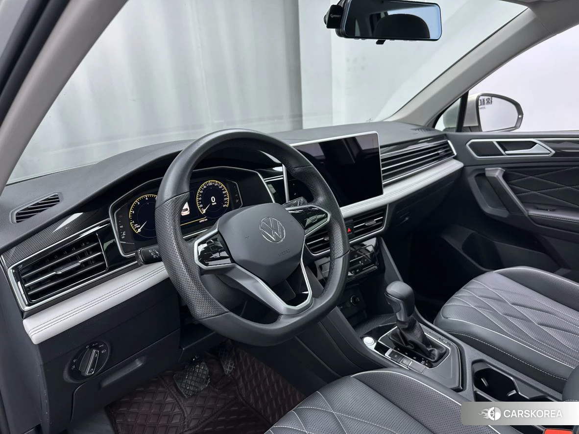 Volkswagen Tiguan L 2021 Шампань из Китая