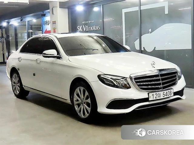 Mercedes-Benz E-Class W213 2018 Белый из Кореи