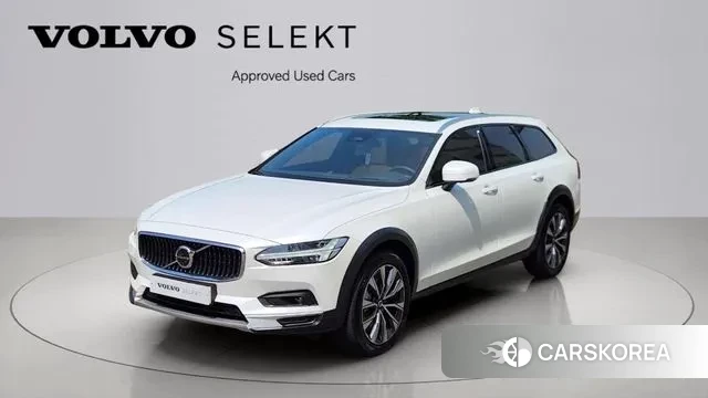 Volvo V90 Cross-Country 2024 Белый из Кореи