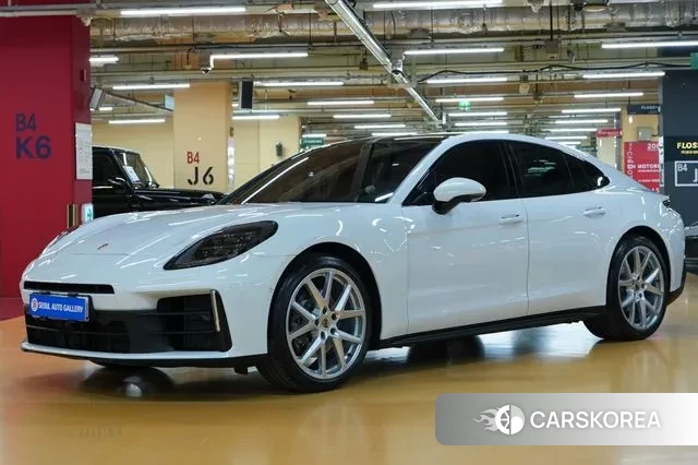 Porsche Panamera (972) 2024 Белый из Кореи