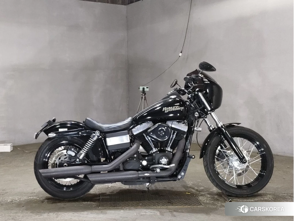 Проданный Harley-Davidson Dyna Street Bob FXDB1580 2011 из Японии