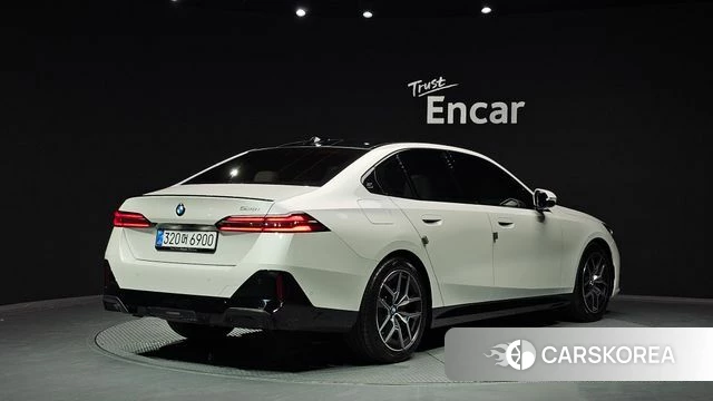 BMW 5 Series (G60) 2025 Белый из Кореи