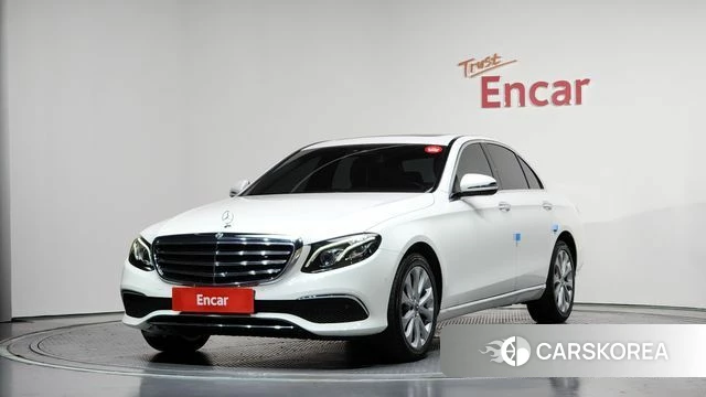Mercedes-Benz E-Class W213 2019 Белый из Кореи