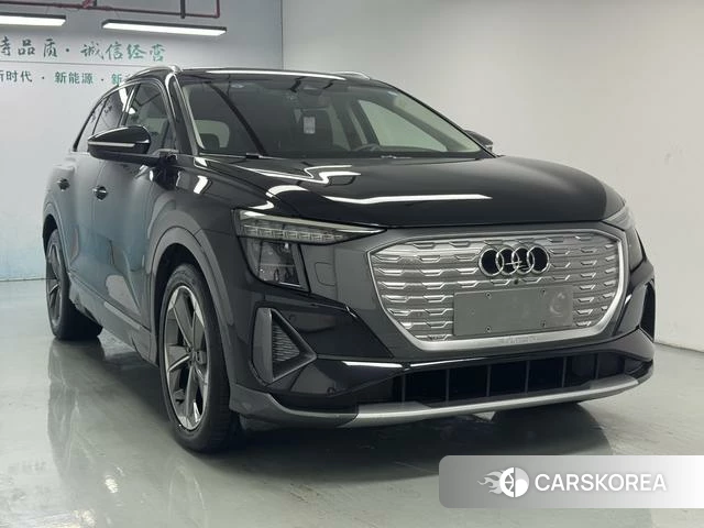 Audi Q5 e-tron 2023 Черный из Китая