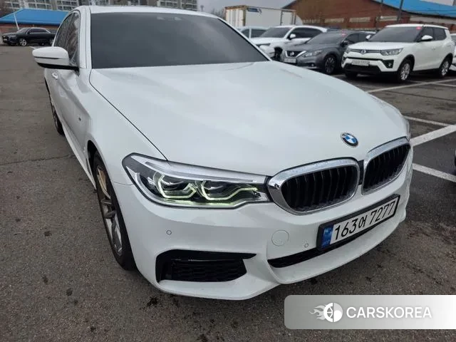 BMW 5 Series (G30) 2018 Белый из Кореи