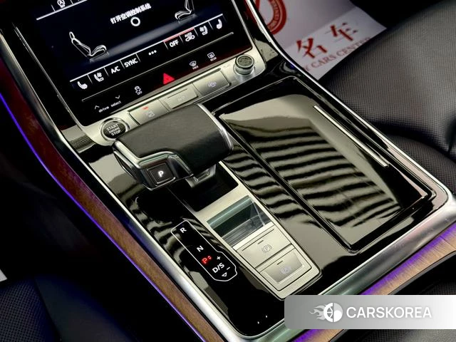 Audi Q7 2022 Черный из Китая