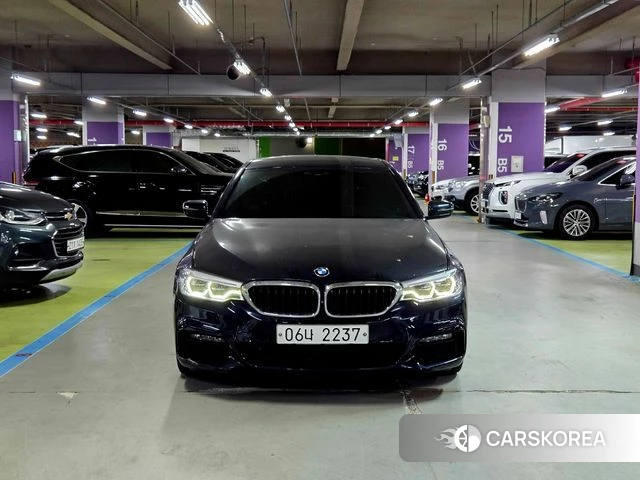 BMW 5 Series (G30) 2019 Черный из Кореи