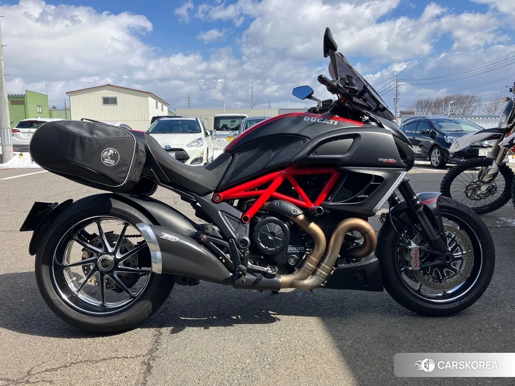 Проданный Ducati DIAVEL CARBON 2011 из Японии, фото 2