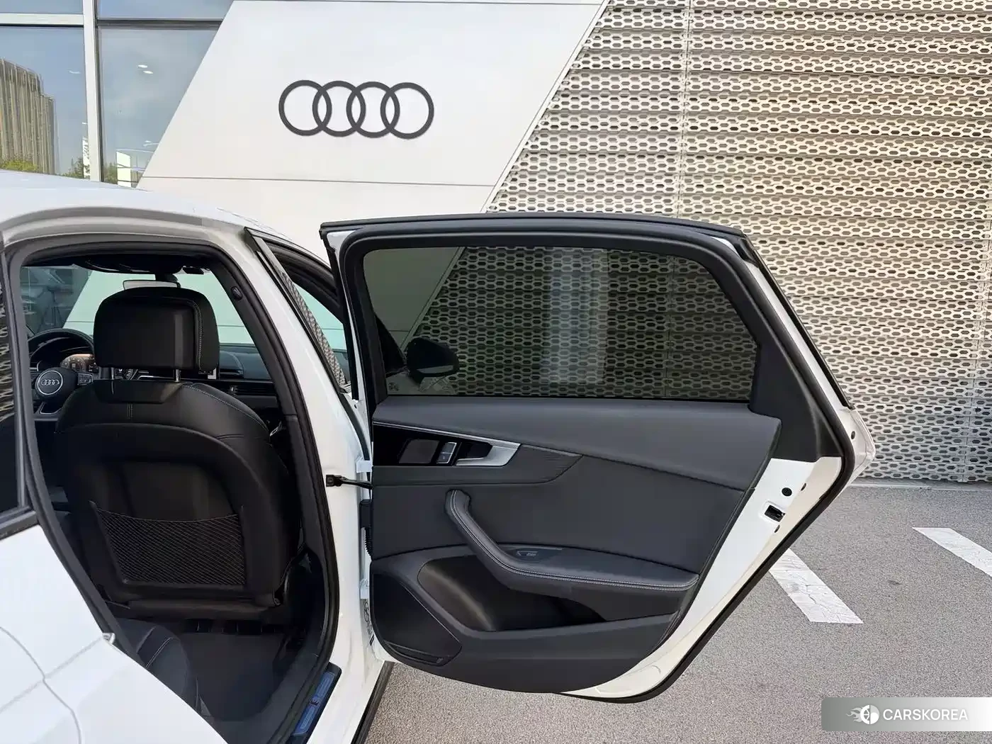 Audi A4L 2024 Белый из Китая, фото 2
