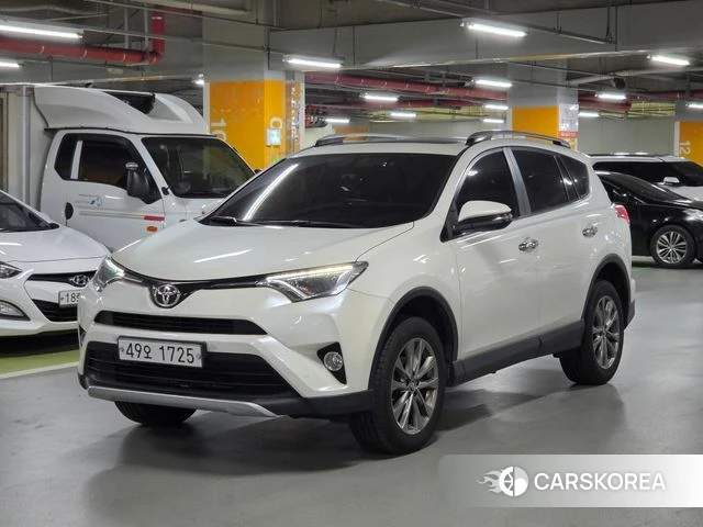 Toyota RAV4 2018 Белый из Кореи