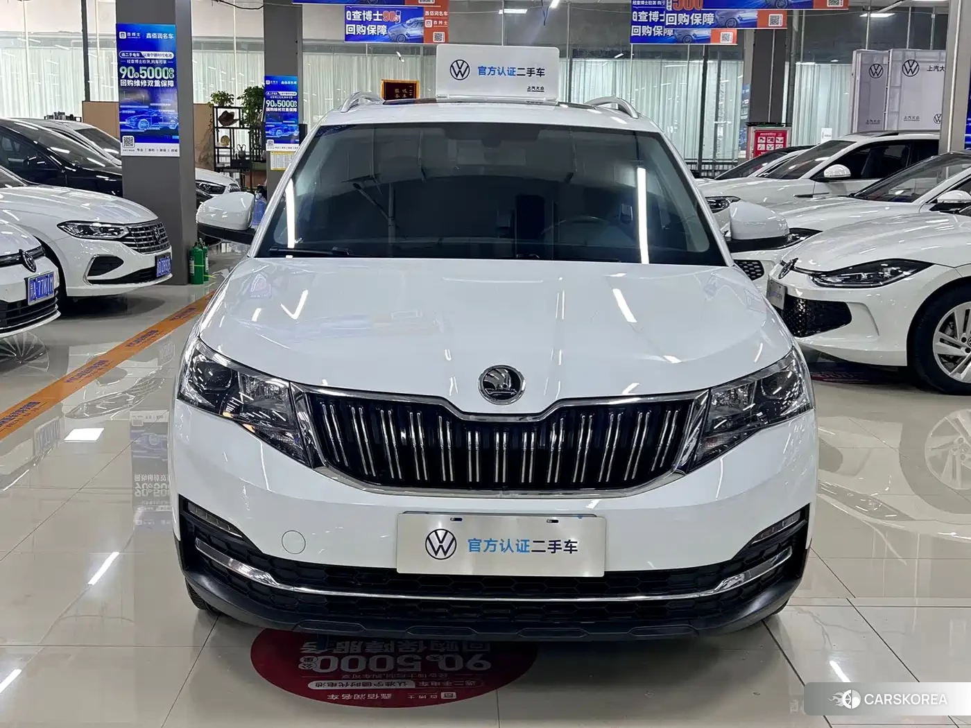 Skoda Komick 2023 Белый из Китая