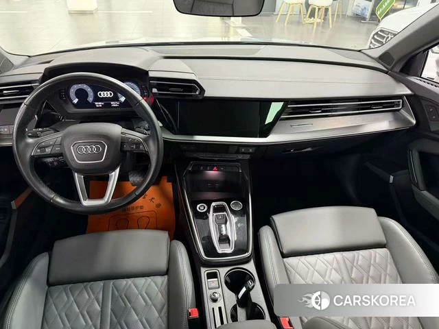 Audi A3 2024 Серебристо-серый из Китая