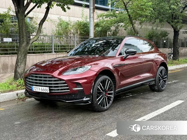 Aston Martin DBX 2023 Красный из Кореи