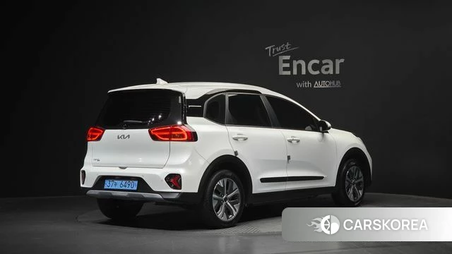 Kia Niro Plus 2022 Белый из Кореи