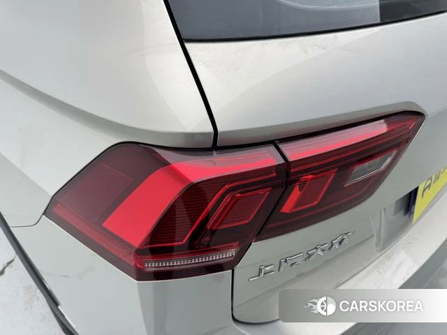 Volkswagen Tiguan L 2021 Серебристо-серый из Китая