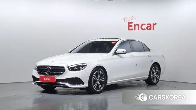 Mercedes-Benz E-Class W213 2022 Белый из Кореи