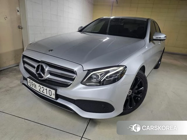 Mercedes-Benz E-Class W213 2019 Серебряный из Кореи
