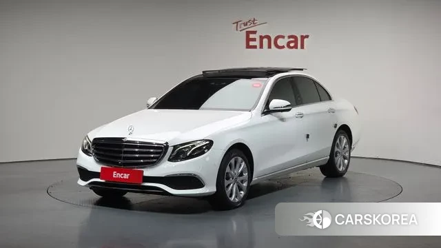 Mercedes-Benz E-Class W213 2019 Белый из Кореи