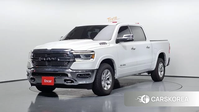 Dodge Lampicup 2019 Белый из Кореи