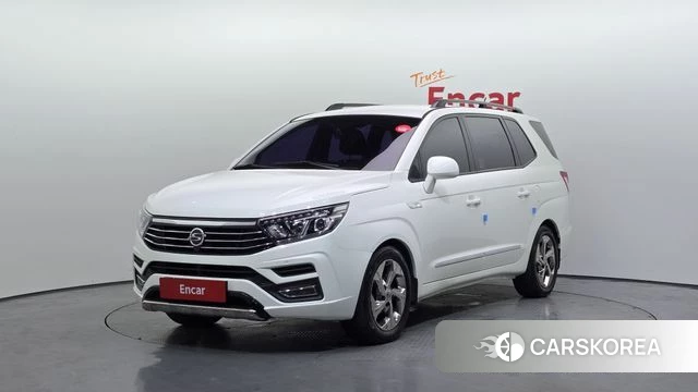 Ssangyong Korando Turismo 2018 Белый из Кореи