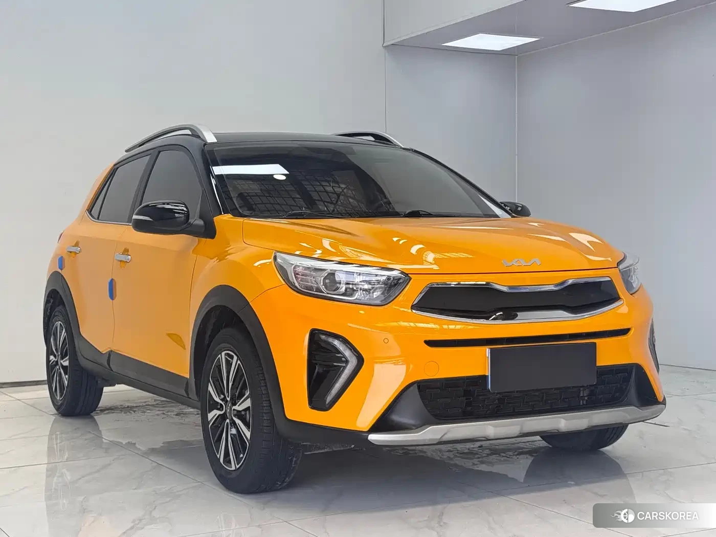Kia KX1 2022 Yellow/orange из Китая