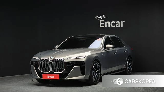 BMW 7 Series (G70) 2024 Серебристо-серый из Кореи