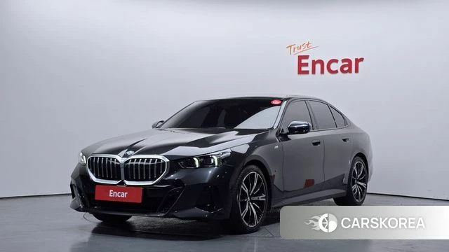 BMW 5 Series (G60) 2023 Серый из Кореи
