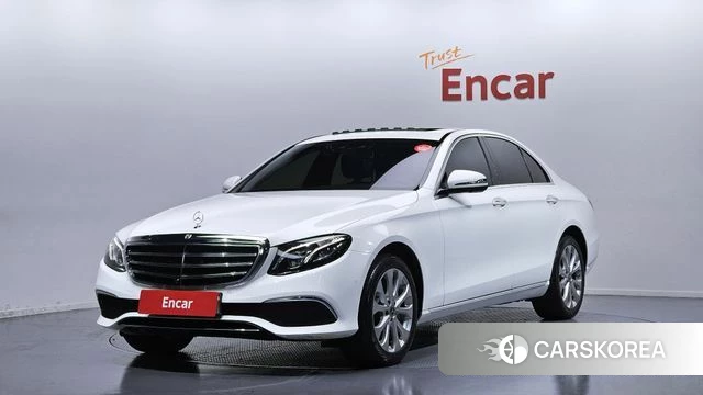 Mercedes-Benz E-Class W213 2018 Белый из Кореи