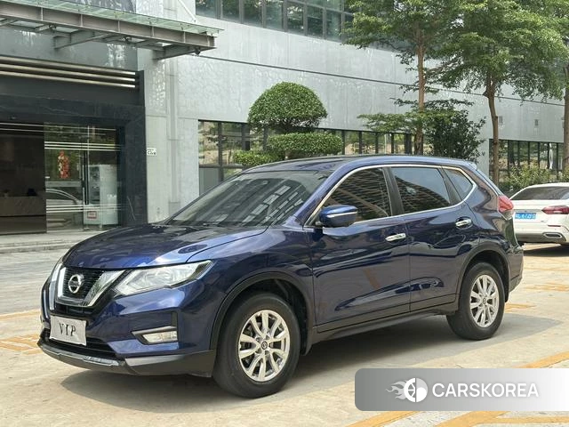 Nissan Qijun 2021 Синий из Китая