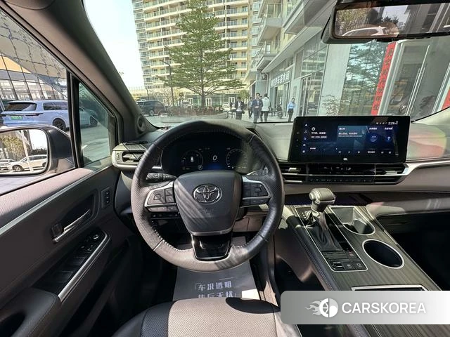 Toyota Grevia 2023 Белый из Китая
