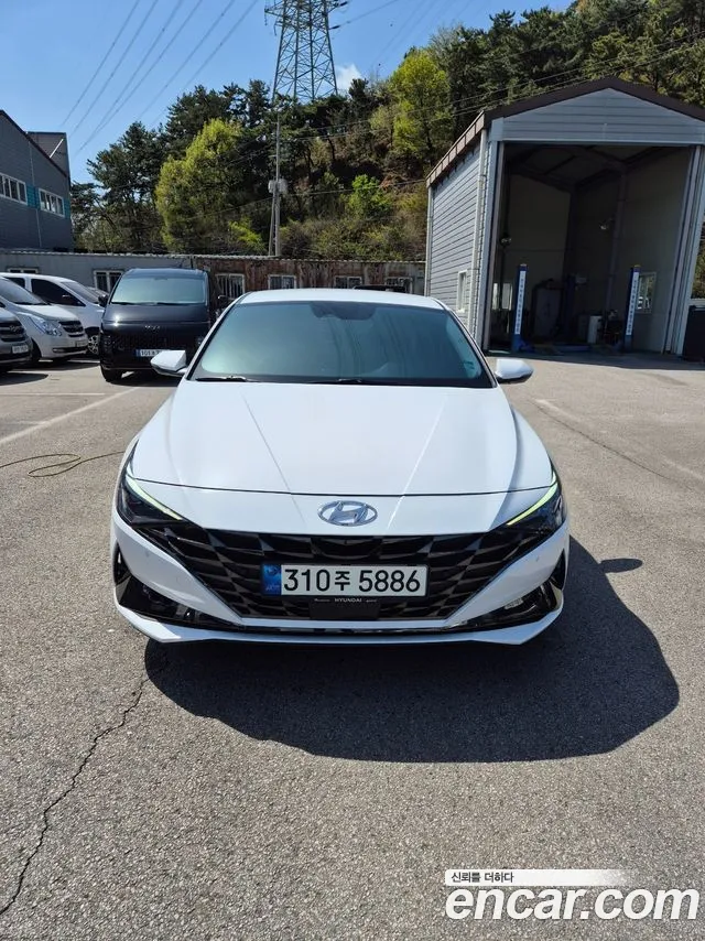 Hyundai Avante Hybrid (CN7) 2022 Белый из Кореи