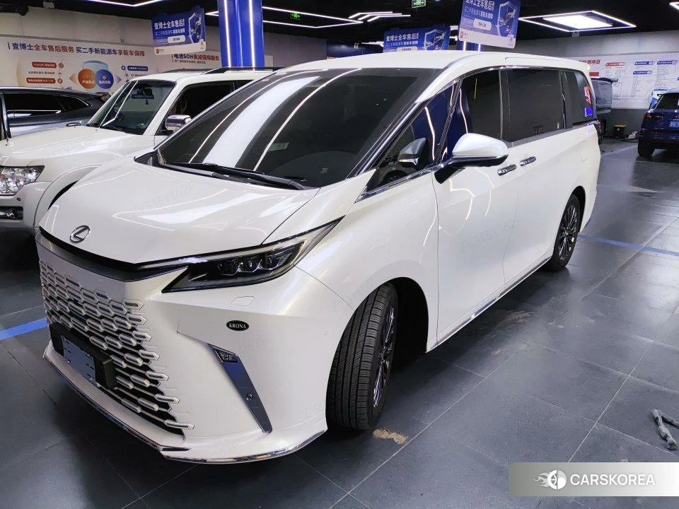 Lexus LM 2026 Белый из Китая