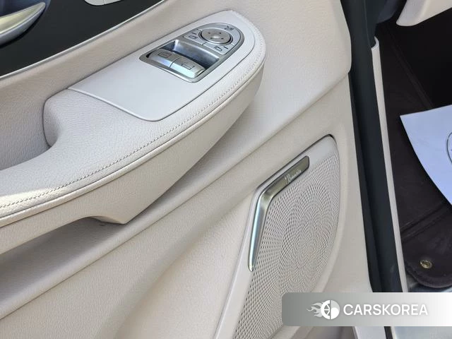 Mercedes-Benz V-class 2022 Черный из Китая