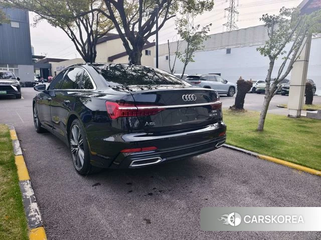 Audi A6L 2022 Черный из Китая