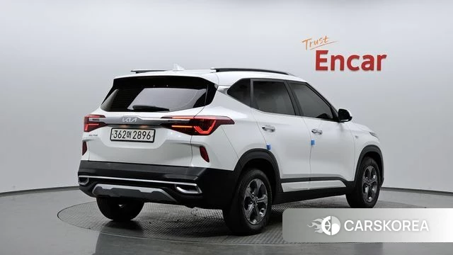 Kia Seltos 2022 Белый из Кореи