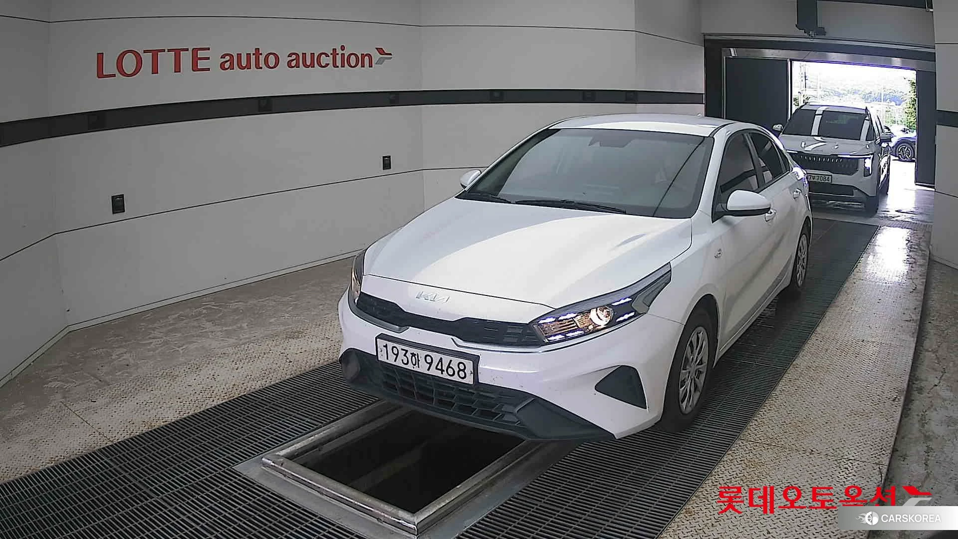 Kia K3 2022 Snow White Pearl из Кореи