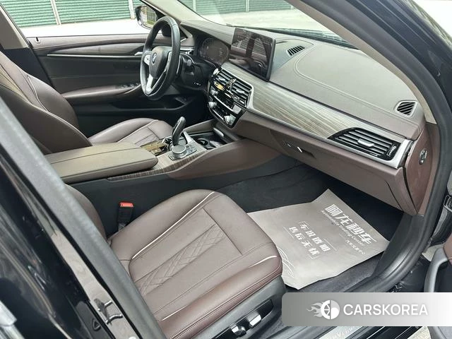 BMW 5 series 2021 Черный из Китая