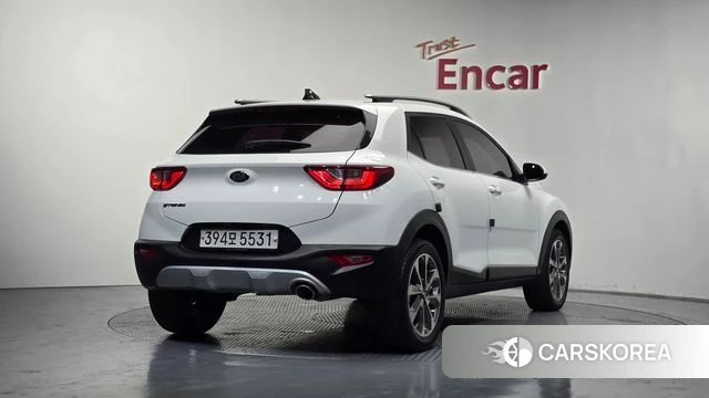 Kia Stonic 2020 Белый из Кореи