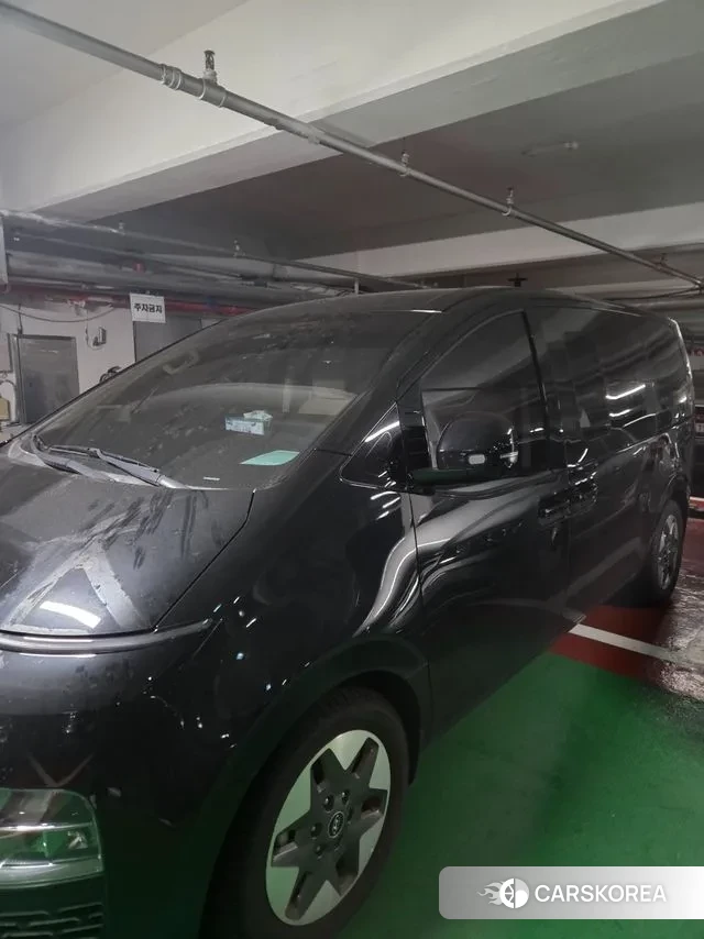 Hyundai Staria 2023 Черный из Кореи